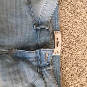 Great condition Hollister skinny jeans !!! Size 5L